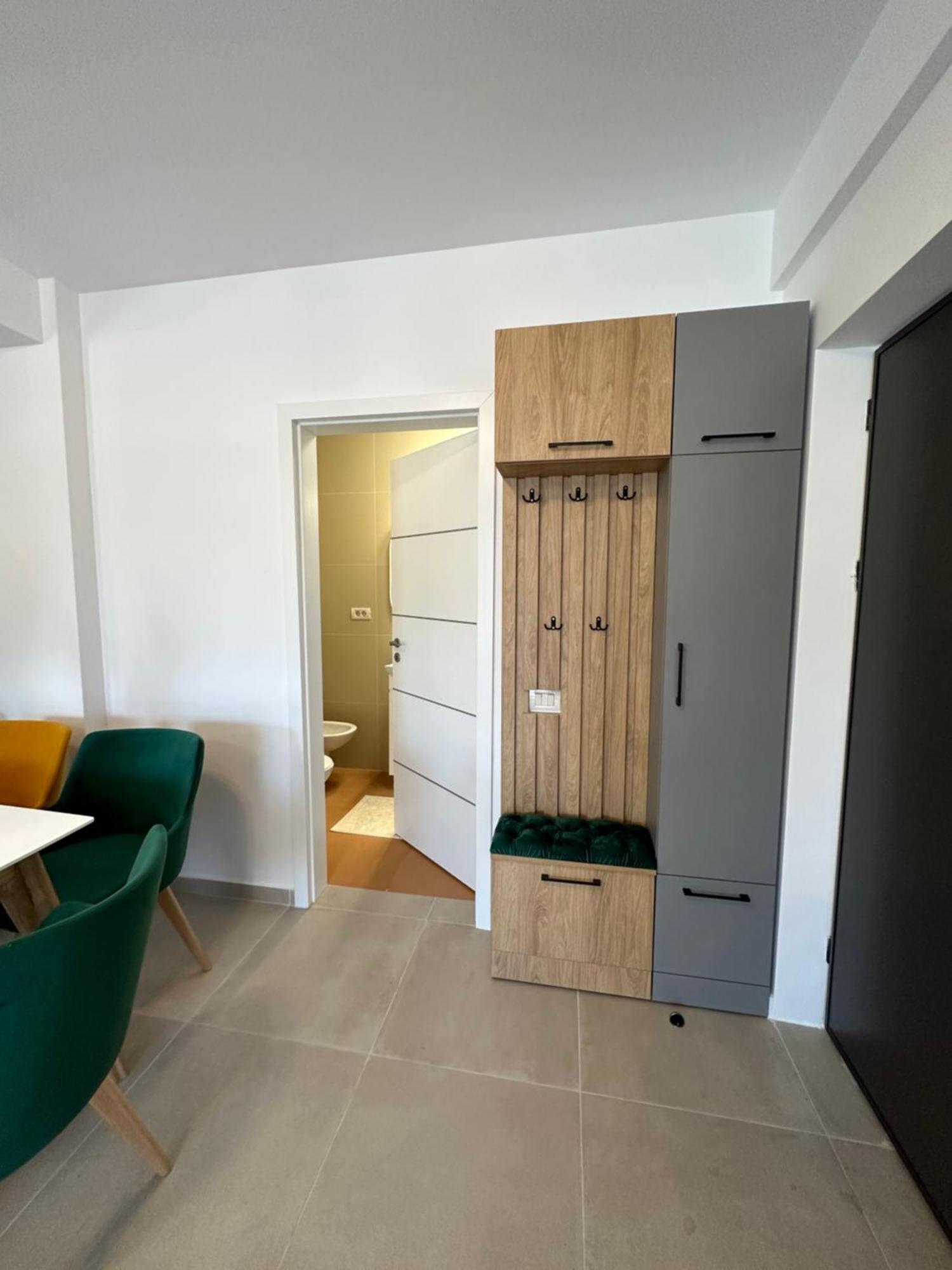 Apartamente Arinis Gura Humorului Exterior photo