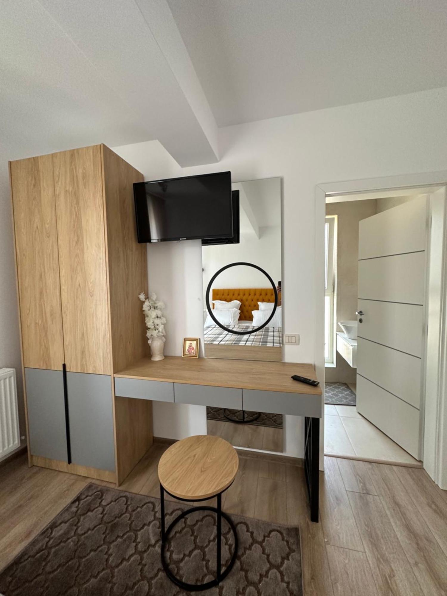 Apartamente Arinis Gura Humorului Exterior photo